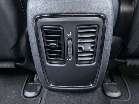 Used 2020 Jeep Grand Cherokee Laredo w/ Laredo X Package RWD image 35