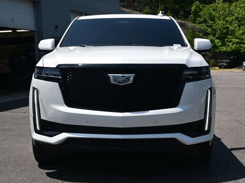 Used 2023 Cadillac Escalade Sport w/ LPO, ONYX Package AWD/4WD image 3