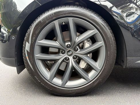 Used 2025 Land Rover Range Rover Sport SE AWD/4WD image 12