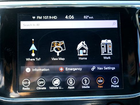 Used 2019 Jeep Grand Cherokee Altitude image 21