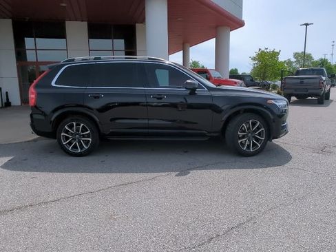 Used 2018 Volvo XC90 T5 Momentum w/ Convenience Package AWD/4WD image 11