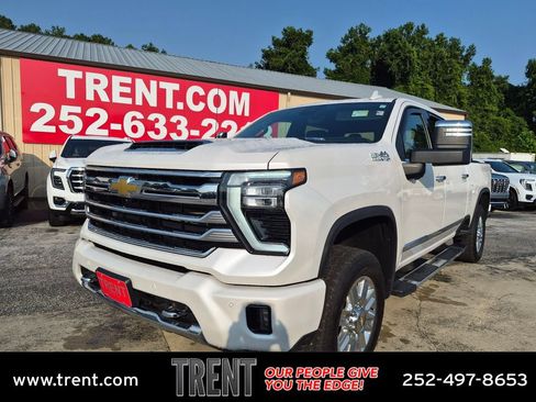 Used 2024 Chevrolet Silverado 2500 High Country w/ High Country Premium Package AWD/4WD image 1