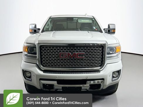 Used 2015 GMC Sierra 2500 Denali w/ Duramax Plus Package image 4