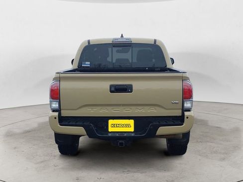 Used 2020 Toyota Tacoma TRD Off-Road w/ Technology Package image 4