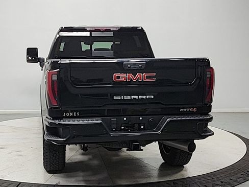 Used 2024 GMC Sierra 2500 AT4 w/ AT4 Premium Plus Package AWD/4WD image 6