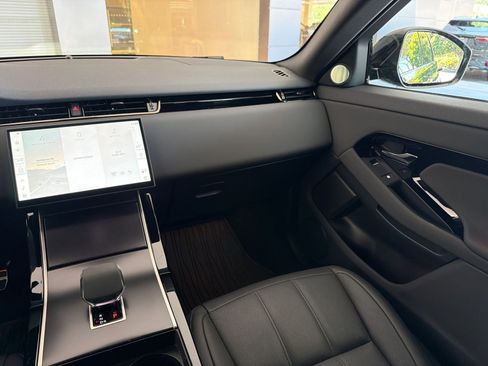 Used 2026 Land Rover Range Rover Evoque Dynamic SE AWD/4WD image 29