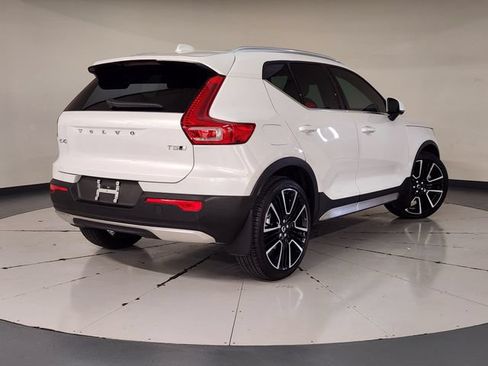 Used 2021 Volvo XC40 T5 Inscription w/ Advanced Package AWD/4WD image 2
