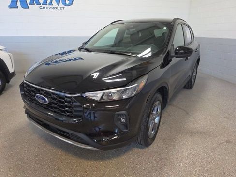 Used 2025 Ford Escape ST-Line Select AWD/4WD image 2