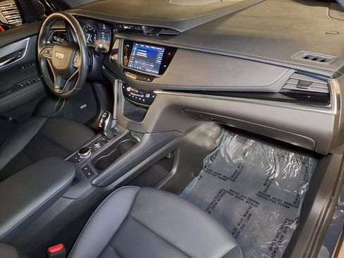 Certified 2025 Cadillac XT6 Luxury image 27