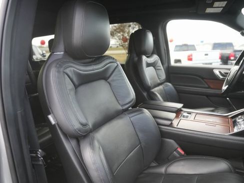 Used 2021 Lincoln Navigator Reserve image 22