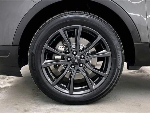Used 2019 Ford Explorer XLT w/ Equipment Group 202A AWD/4WD image 10