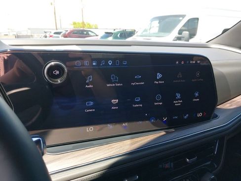 Used 2025 Chevrolet Tahoe Z71 w/ Z71 Off-Road Package AWD/4WD image 14