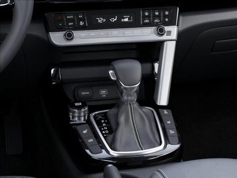 Used 2025 Kia Seltos S image 24