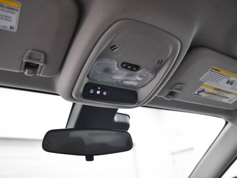 Used 2020 Buick Encore GX Preferred w/ Cold Weather Comfort Package image 18