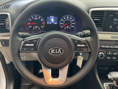 Used 2020 Kia Sportage LX image 11