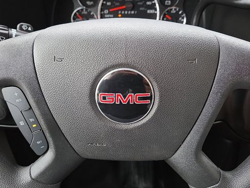 Used 2014 GMC Savana 3500 image 16