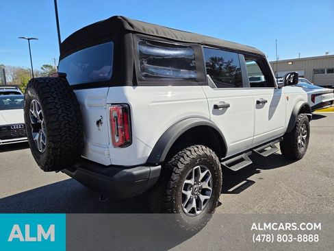 Used 2024 Ford Bronco Badlands image 12