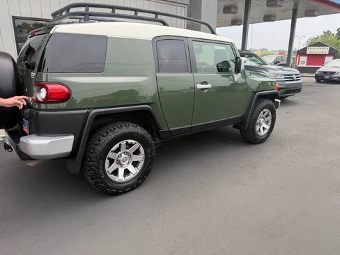 Used 2014 Toyota FJ Cruiser 4WD w/ Upgrade Package image 14