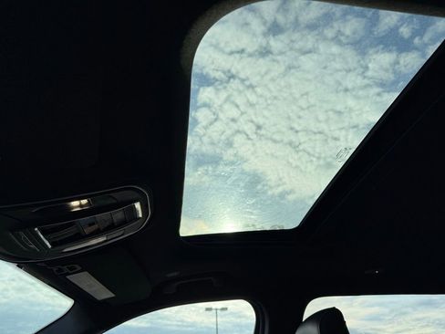 Used 2024 Jeep Grand Cherokee L Laredo image 17