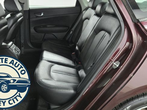 Used 2018 Kia Optima EX w/ Premium Package image 26