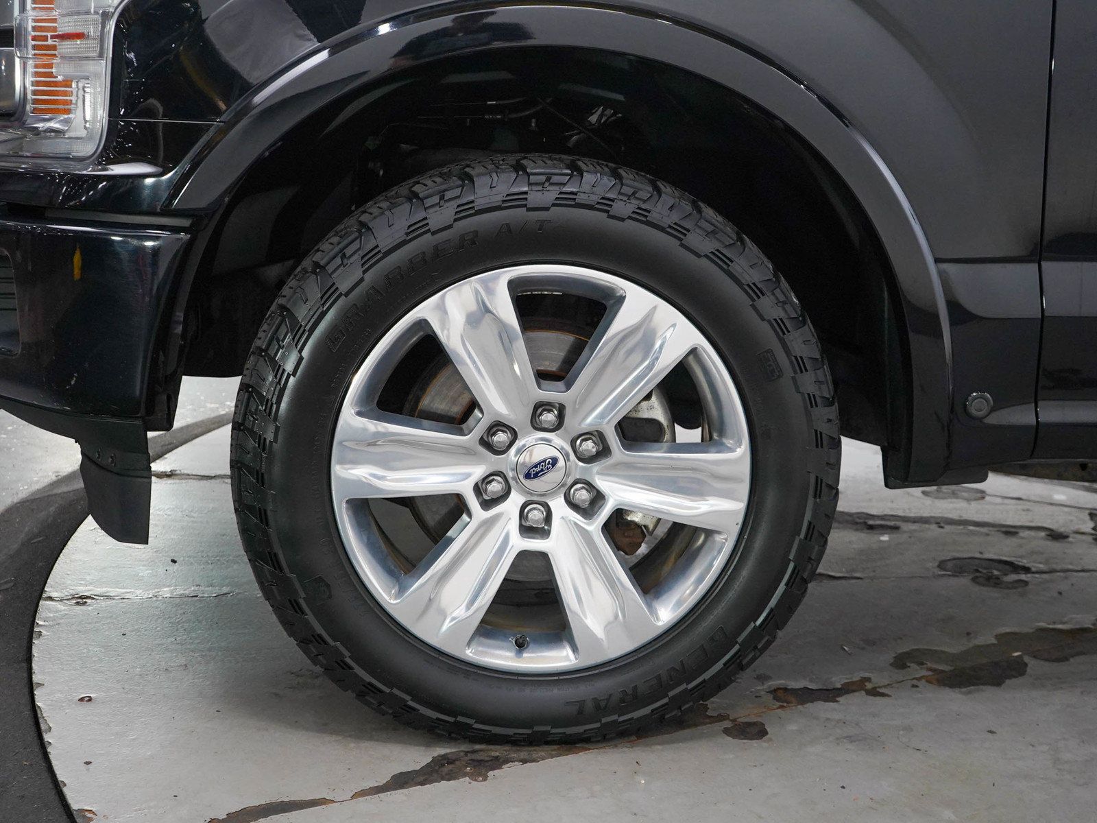 Used 2018 Ford F150 Platinum w/ Equipment Group 701A Luxury AWD/4WD image 27