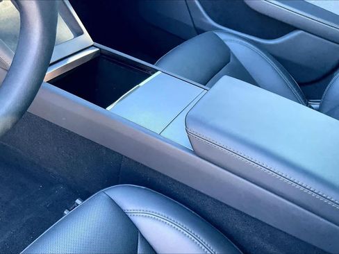 Used 2025 Tesla Model 3 Long Range image 19