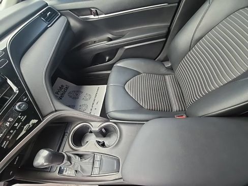 Used 2022 Toyota Camry SE FWD image 23