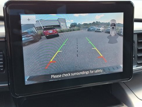 Used 2020 Ford Explorer XLT w/ Equipment Group 202A AWD/4WD image 20