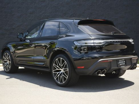 Certified 2026 Porsche Macan AWD/4WD image 3