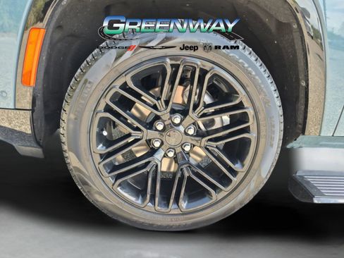 Used 2026 Jeep Grand Wagoneer Limited AWD/4WD image 10