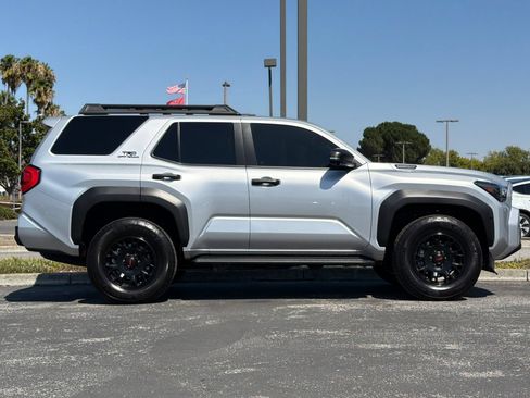 Used 2025 Toyota 4Runner TRD Off-Road AWD/4WD image 3