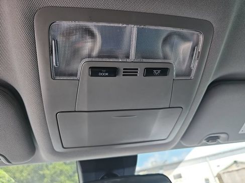 Used 2019 Toyota Highlander LE FWD image 25