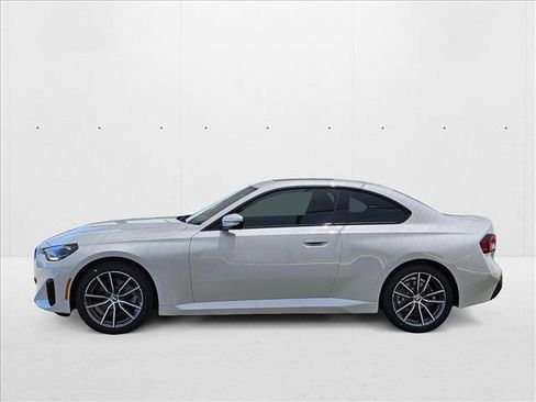 Used 2025 BMW 230i xDrive Coupe image 5
