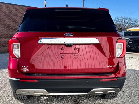 Certified 2021 Ford Explorer XLT w/ Equipment Group 202A image 4