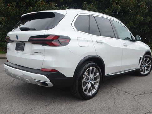 Used 2025 BMW X5 xDrive50e AWD/4WD image 21