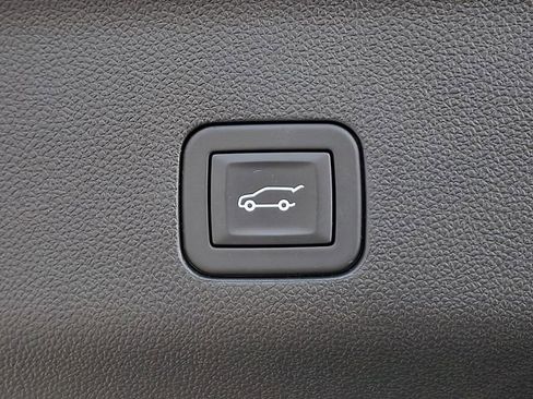 Used 2025 Cadillac Escalade Sport Platinum image 29