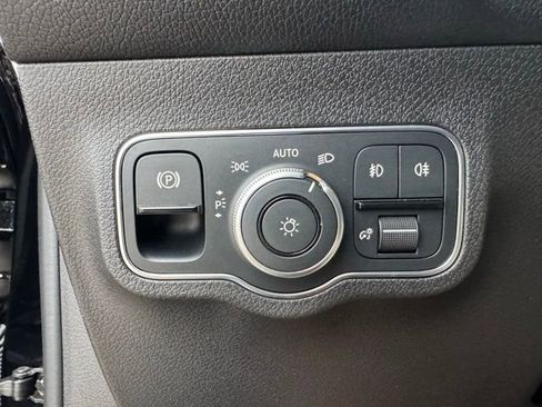 Used 2024 Mercedes-Benz GLB 250 4MATIC image 20