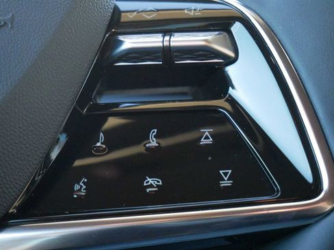 Used 2025 Cadillac Optiq Sport 2 w/ LPO, Floor Liner Package AWD/4WD image 24