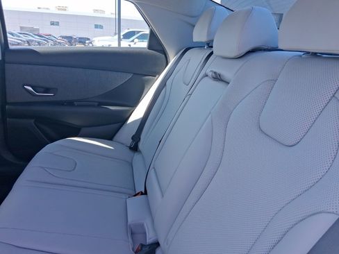 New 2025 Hyundai Elantra Limited image 16