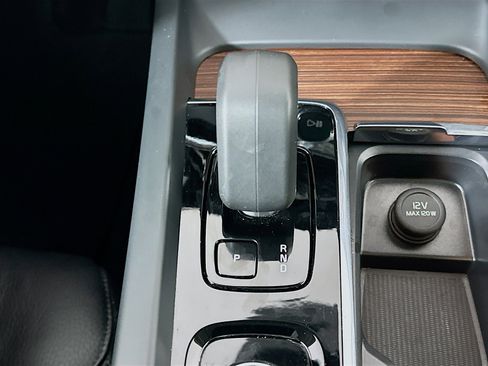 Used 2025 Volvo V60 B5 Cross Country Plus image 25