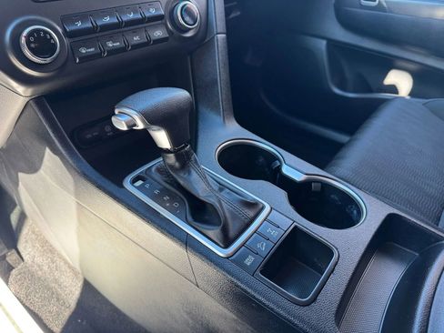 Used 2017 Kia Sportage LX image 22