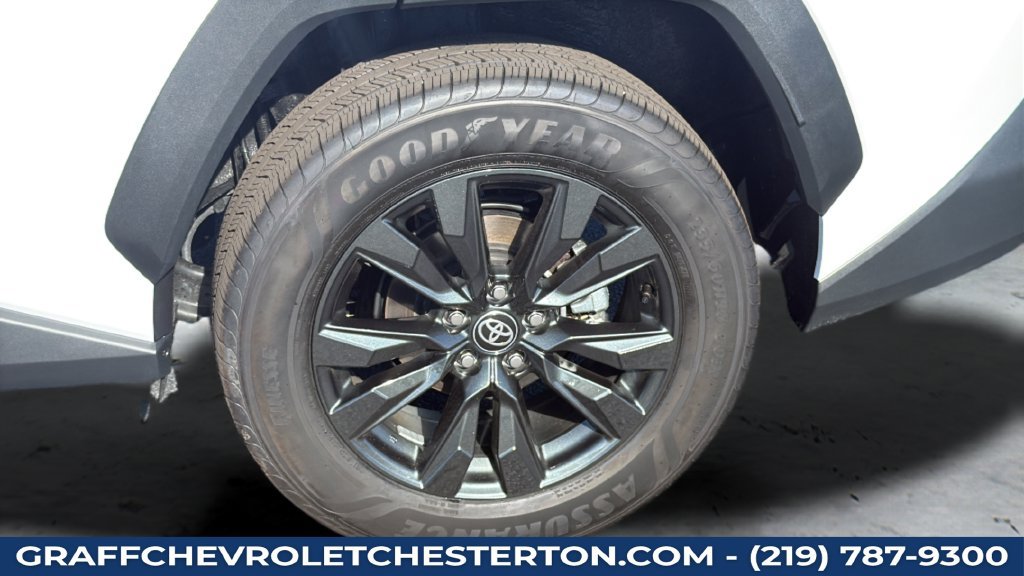 Used 2026 Toyota RAV4 XLE Premium AWD/4WD image 32