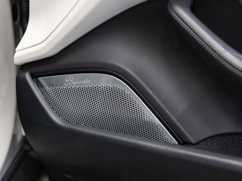 Used 2021 Porsche Taycan Turbo S image 17