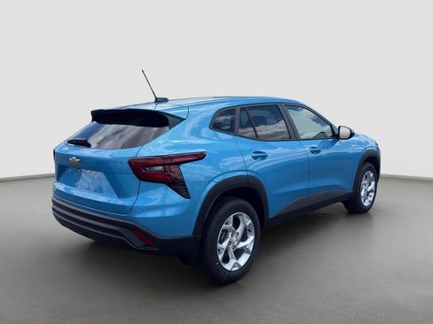 New 2026 Chevrolet Trax LS w/ LS Convenience Package FWD image 6