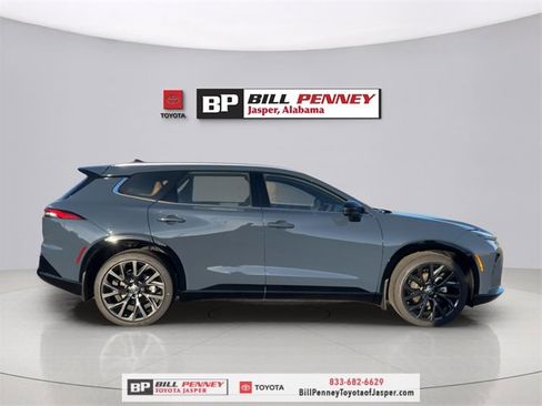 New 2025 Toyota Crown Signia Limited image 6