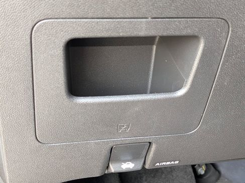 Used 2025 Chevrolet TrailBlazer LT FWD image 50