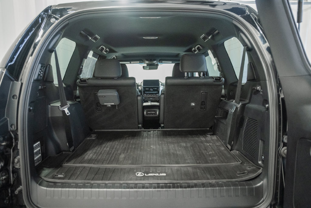 Used 2023 Lexus GX 460 Luxury w/ Sport Design Package AWD/4WD image 8