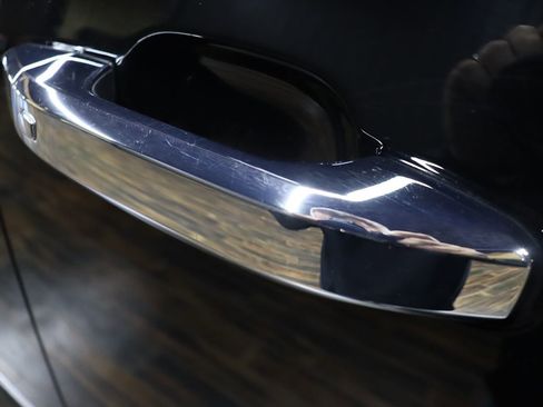 Used 2024 Chevrolet Silverado 2500 High Country w/ High Country Premium Package image 11