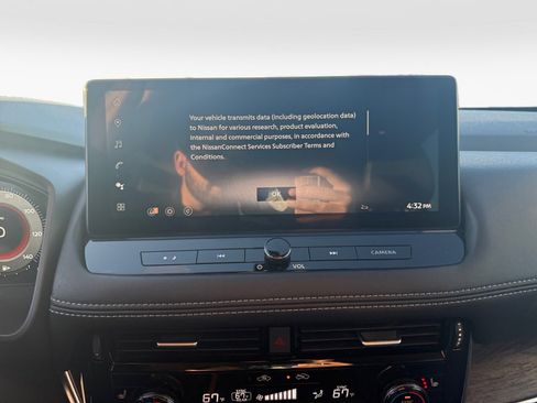 Used 2024 Nissan Rogue Platinum w/ Platinum Premium Package image 20