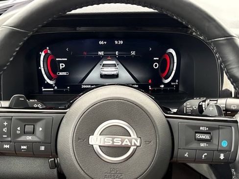 Certified 2024 Nissan Pathfinder Platinum w/ Black Appearance Package AWD/4WD image 24